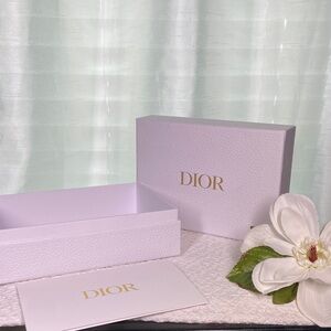 DIOR WHITE PEBBLED BOX WITH/DIOR ENVELOPE, stuffing 8.75” x 6.25” x 3.75”, NEW